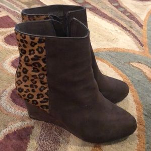 ADIPRENE WEDGE BOOT SIZE 9
